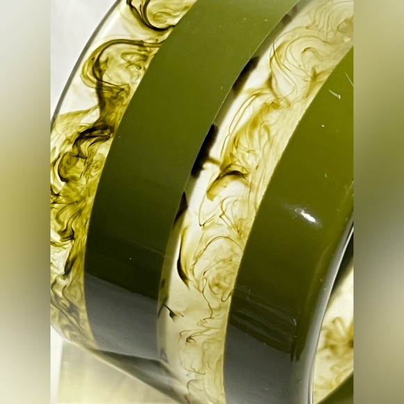 Vintage lucite acrylic olive green striped bangle bracelet moss like stripes - Picture 5 of 11